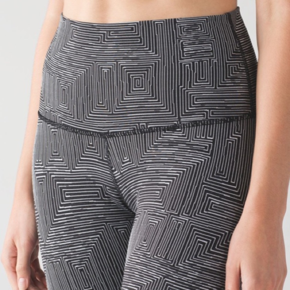 Lululemon Wunder Under Pant Hi-Rise Maze Jacquard White Black Size 4